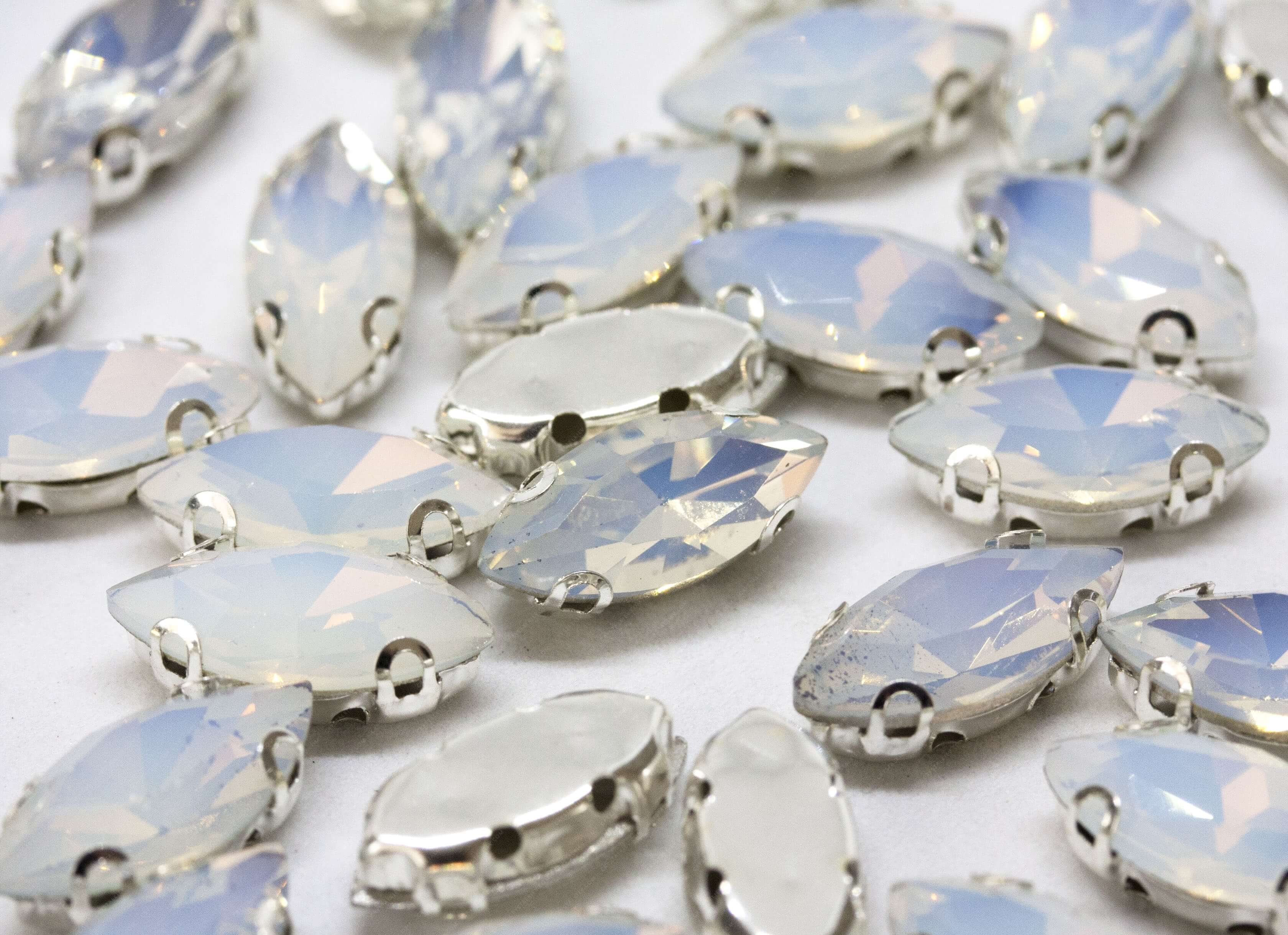 Маркіза в цапах White Opal 5*10мм